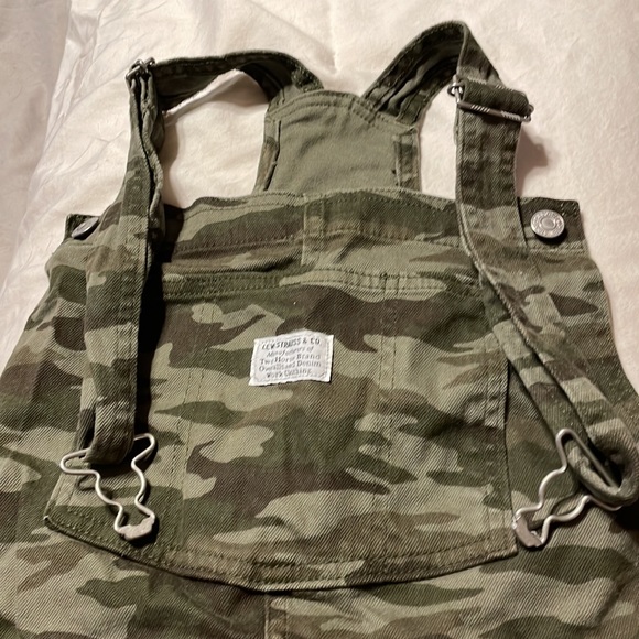 Levi Strauss & Co - gently used bib overalls. -size M - Picture 5 of 7